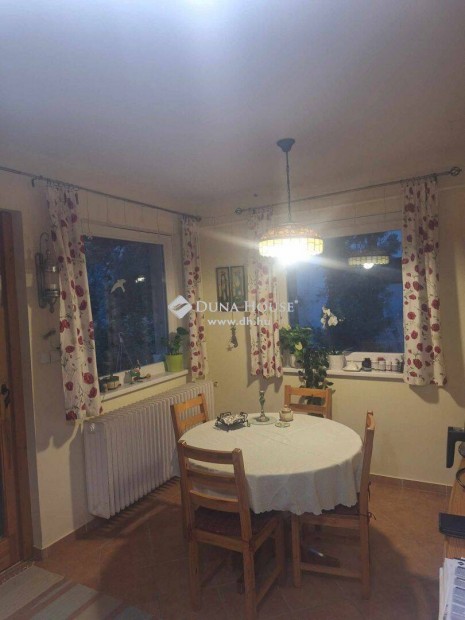 Kaposv�r, Kecelhegyen elad� h�z