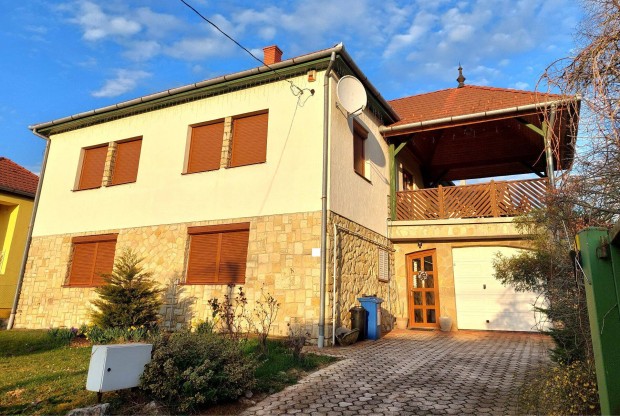 Kaposv�r, nappali + 4 szob�s, cirk�s, kl�m�s, ig�nyes csal�di h�z