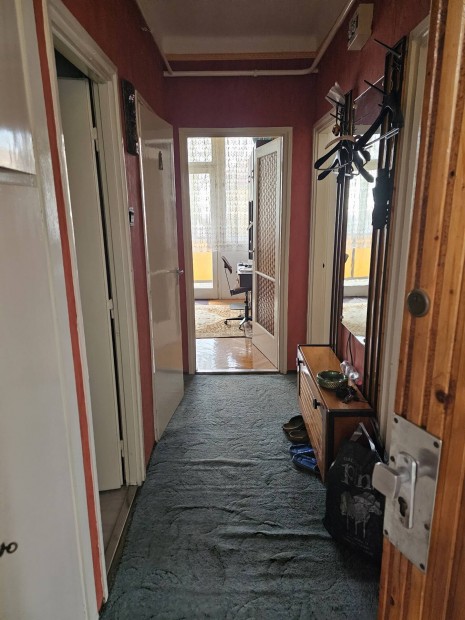 Kaposv�r belv�ros�ban lak�s, gar�zs elad�