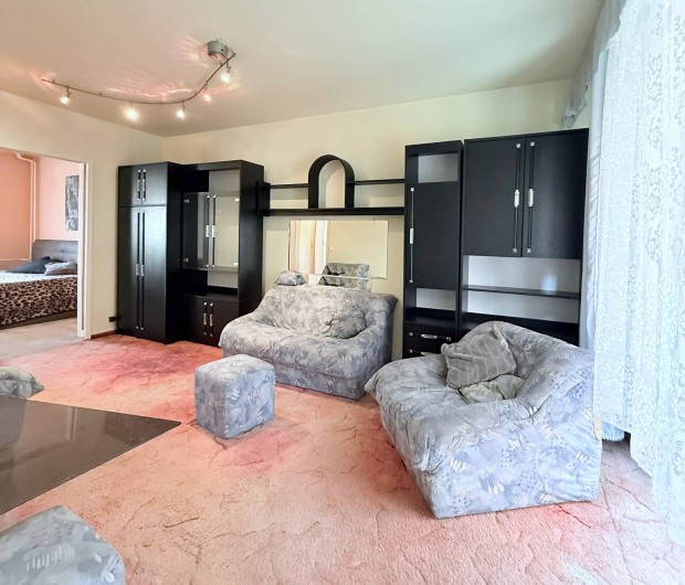 Kaposv�r �szaki v�rosr�sz�ben els� emeleti lak�s elad�