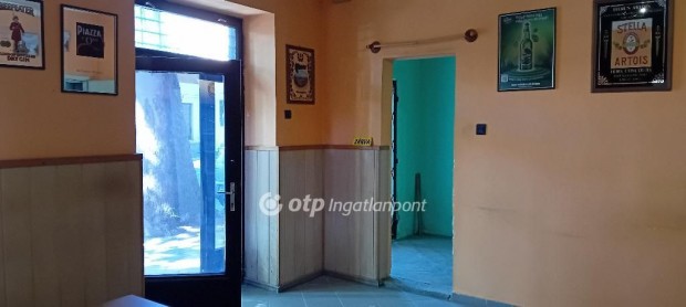 Kaposv�ri elad� 107 nm-es h�z