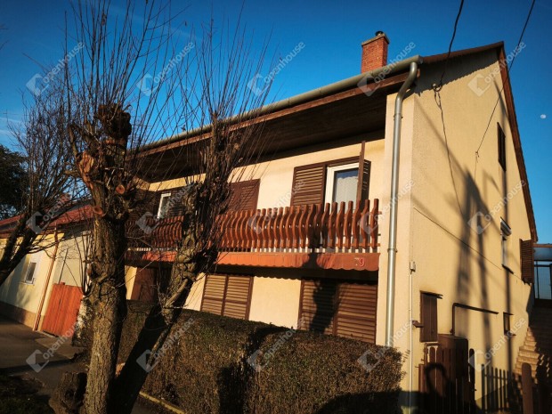 Kaposv�ri elad� 183 nm-es h�z