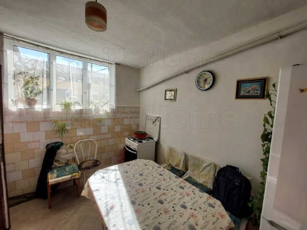 Kaposv�ron 2 szob�s csal�di h�z elad�