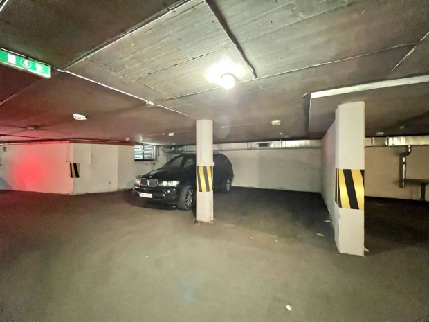 Kaposv�ron A Belv�rosban Kiad� Teremgar�zs