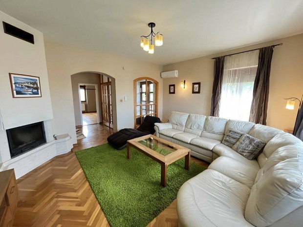 Kaposv�ron a Donnerben elad� 4 szob�s csal�di h�z