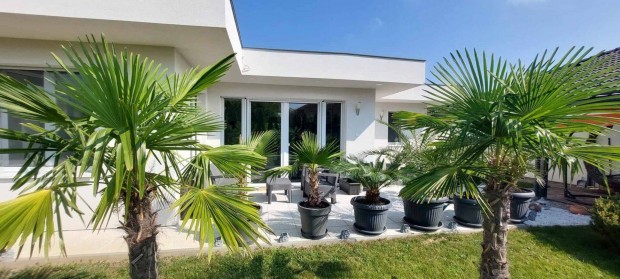 Kaposv�ron ig�nyes csal�di h�z elad�