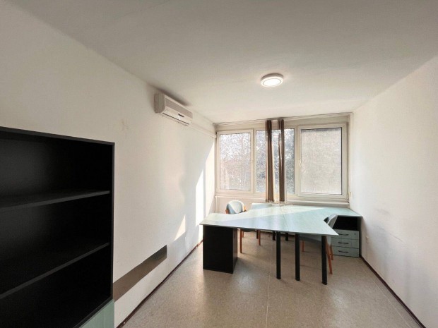 Kaposv�ron iroda kiad�