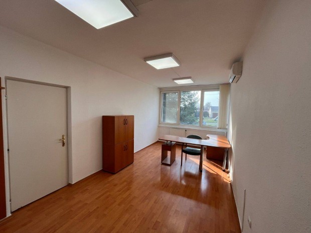 Kaposv�ron iroda kiad�