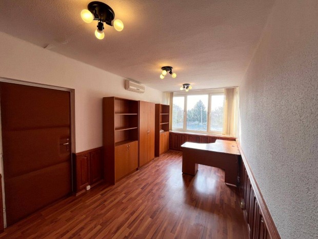 Kaposv�ron iroda kiad�