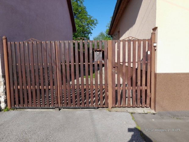 Kapuszárnyak Eladó
