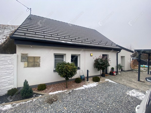 Kapuv�ri 60 nm-es h�z elad�