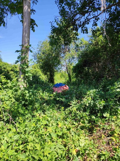 Kar�d belter�let�n �p�t�si telek elad�