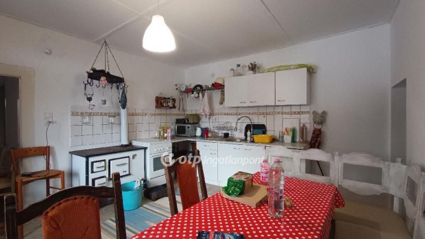 Kar�di elad� 72 nm-es h�z