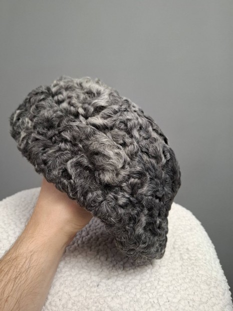 Karak�l bunda sapka