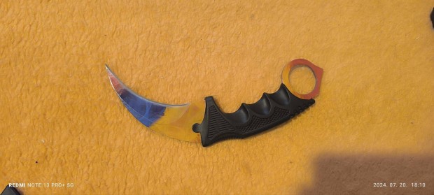 Karambit ks tokkal egytt elad