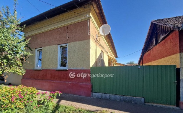 Karcagi 85 nm-es h�z elad�