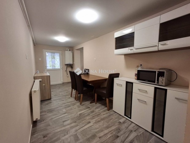 Karcagi elad� 40 nm-es h�z