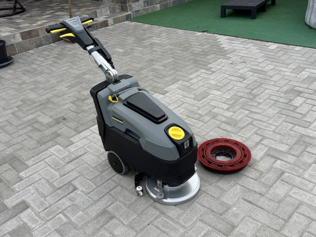 Karcher Professional BD40/12C akkumulátoros takarítógép padlótisztító