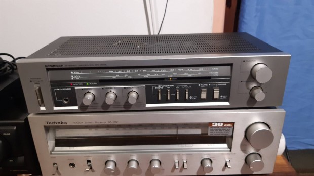 Karcmentes Pioneer SX-202L rádió erősítő