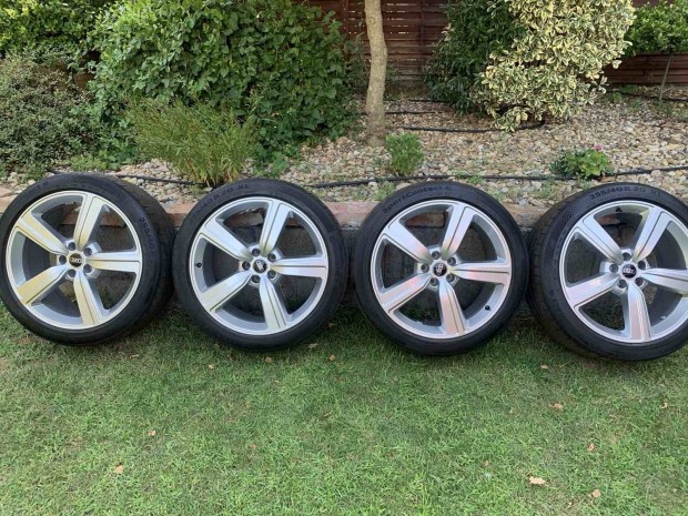 Karcmentes gyári Audi E-Tron 5x112 20col 250e/4db