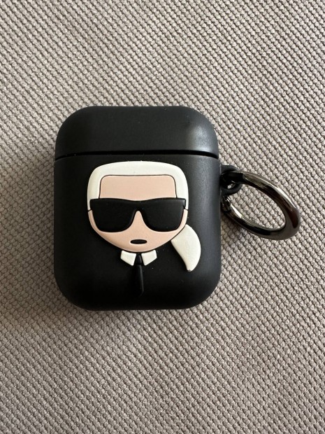 Karl Lagerfeld Airpods tok 