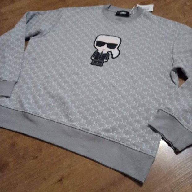 Karl Lagerfeld XL mret (Teljesen j,pulver)