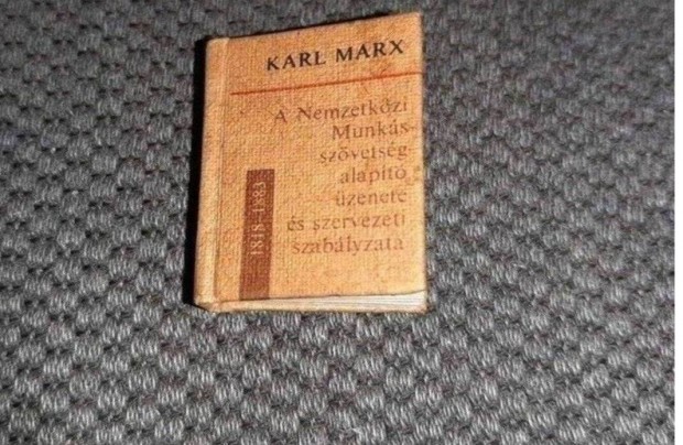 Karl Marx miniknyv