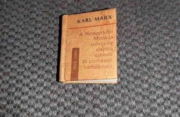 Karl Marx miniknyv