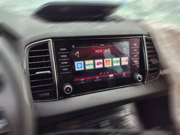 Karoq fejegység navigáció, multimédia Skoda