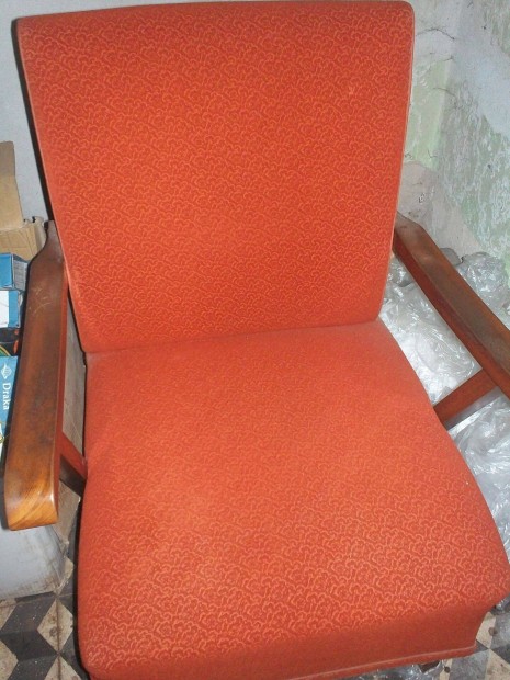 Krpitozott fotel