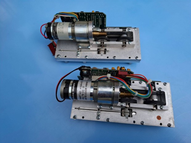 Kártyabehúzó mechanika és elektronika