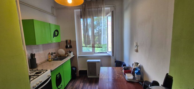 Kassai úton a Campus közelében 53nm-es akás eladó!