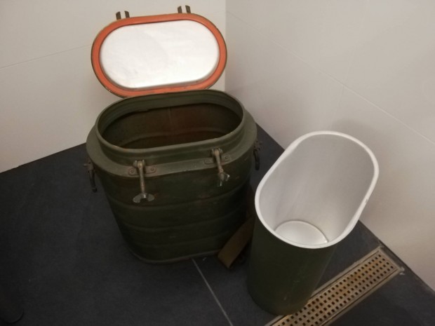 Katonai ételhordó, csajka eladó!