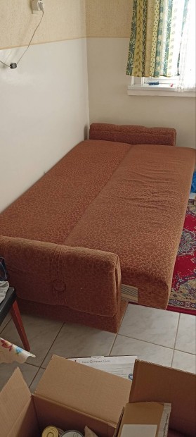 Kattan�s kanap� elad� Szerencsen