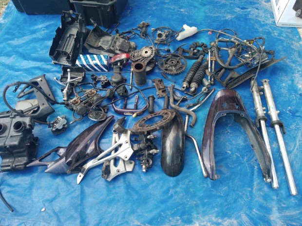 Kavasaki ER5 alkatr�sz , els� f�kt�rcsa