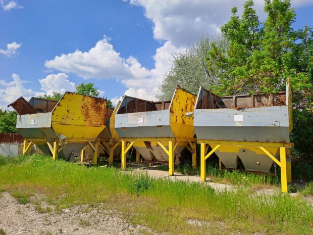 Kavics szektor, puttony elbontott betonzembl