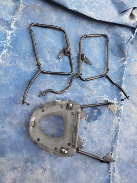 Kawasaki ER6 alkatrsz 06 - 08 csomagtart , doboztart