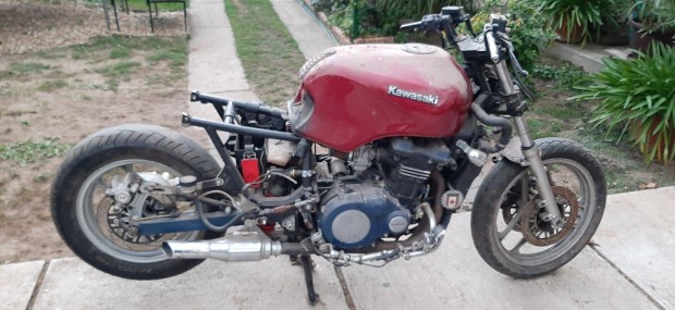 Kawasaki GTR 1000 Alkatrszei eladk "akr egyben is"