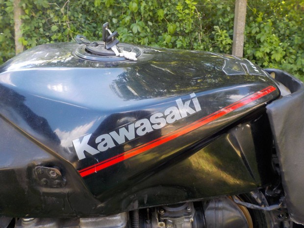 Kawasaki Gpx 500-as mkp.-rl :gyri fnyezs idomgarnitra elad