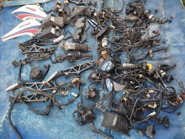 Kawasaki Gpz 1100 Dfi s ms Gpz alkatrsz