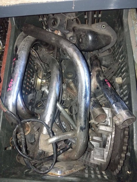 Kawasaki KZ 500 , 550 alkatrészek