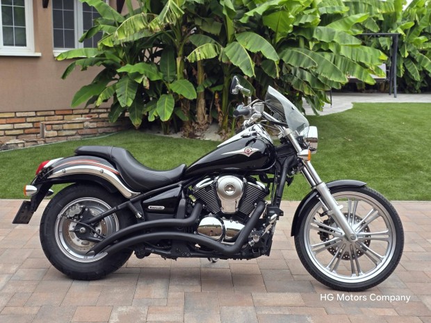 Kawasaki VN 900 Custom