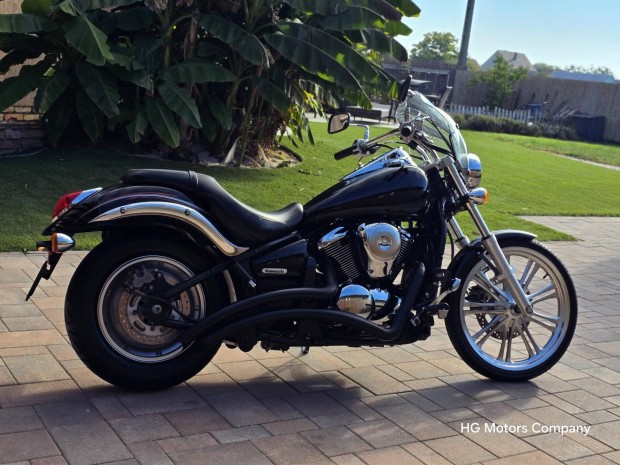 Kawasaki VN 900 Custom Akci