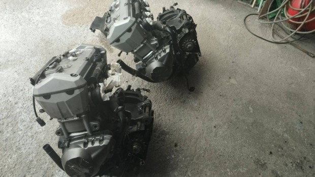 Kawasaki Z750 Gen 2-es blokk alkatr�szek