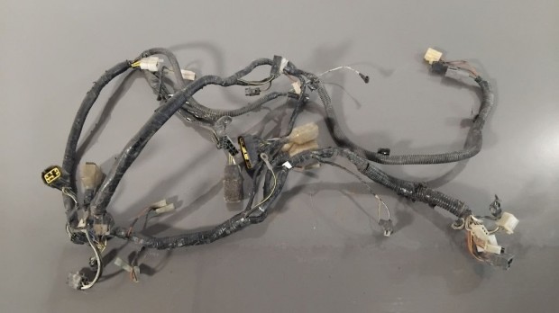 Kawasaki ZR7 Vezet�kk�teg