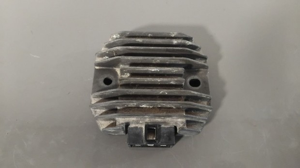 Kawasaki ZR7 - Fesz�lts�gszab�lyz�