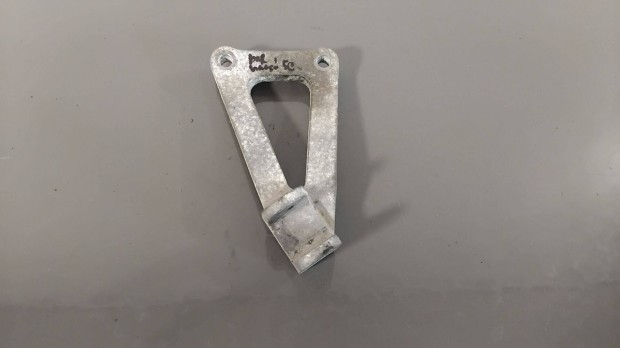 Kawasaki ZR 7 Bal hátsó lábtartó konzol