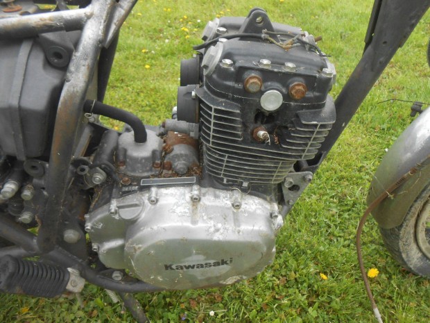 Kawasaki Z 250-es alkatrészek,csak egyben Tapolcán eladók