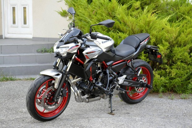 Kawasaki Z 650 ABS.Ktrc.1-Tulaj.Sérülésmentes.V...