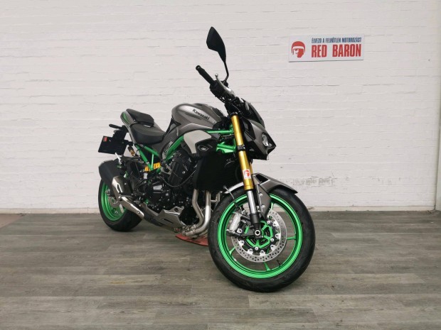 Kawasaki Z 900 rsos RED Baron Garancival!